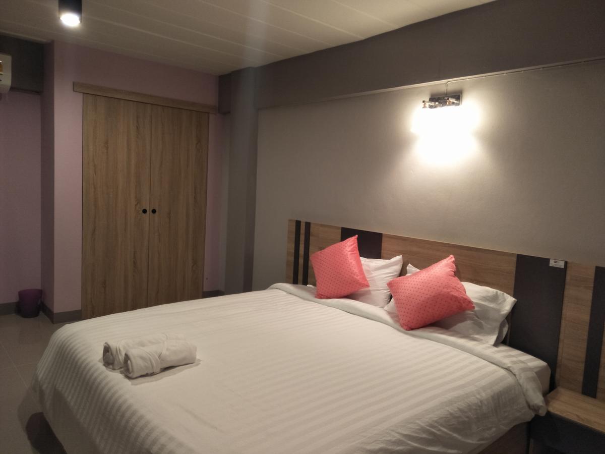 Rinrada Place Hotel ウボンラチャタニ エクステリア 写真