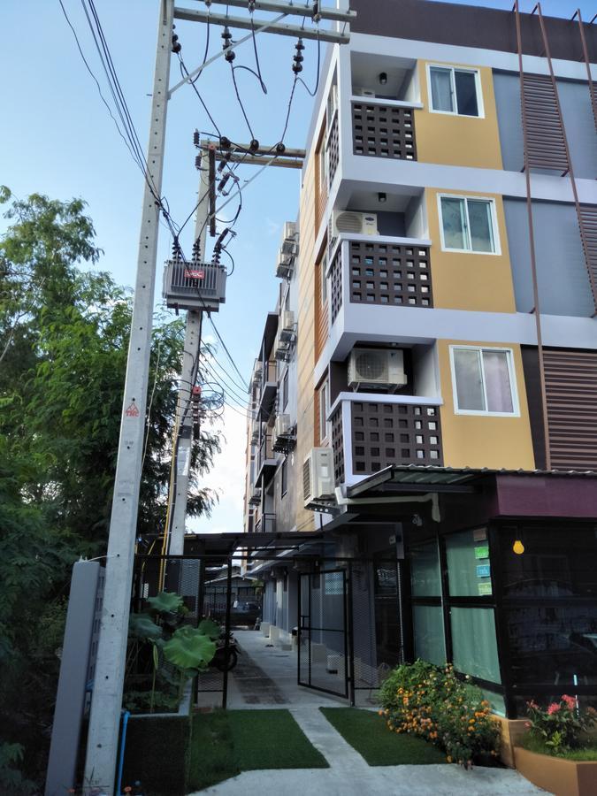 Rinrada Place Hotel ウボンラチャタニ エクステリア 写真