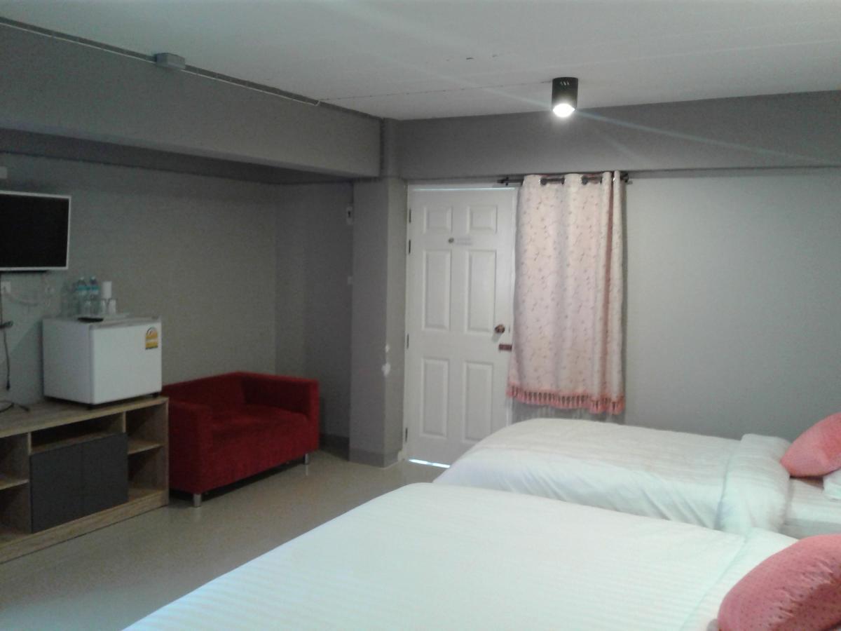 Rinrada Place Hotel ウボンラチャタニ エクステリア 写真