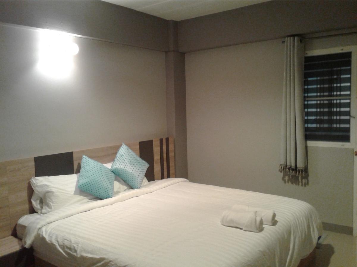 Rinrada Place Hotel ウボンラチャタニ エクステリア 写真