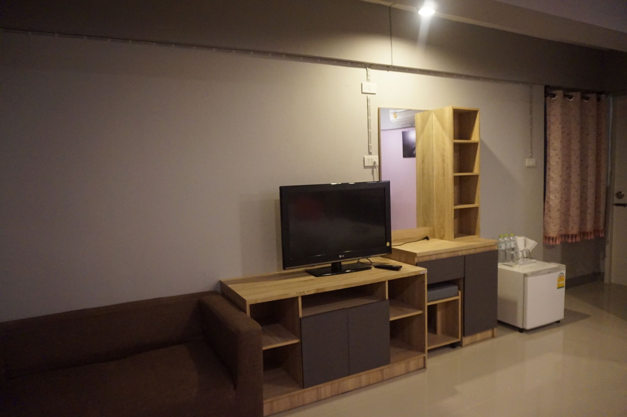 Rinrada Place Hotel ウボンラチャタニ エクステリア 写真