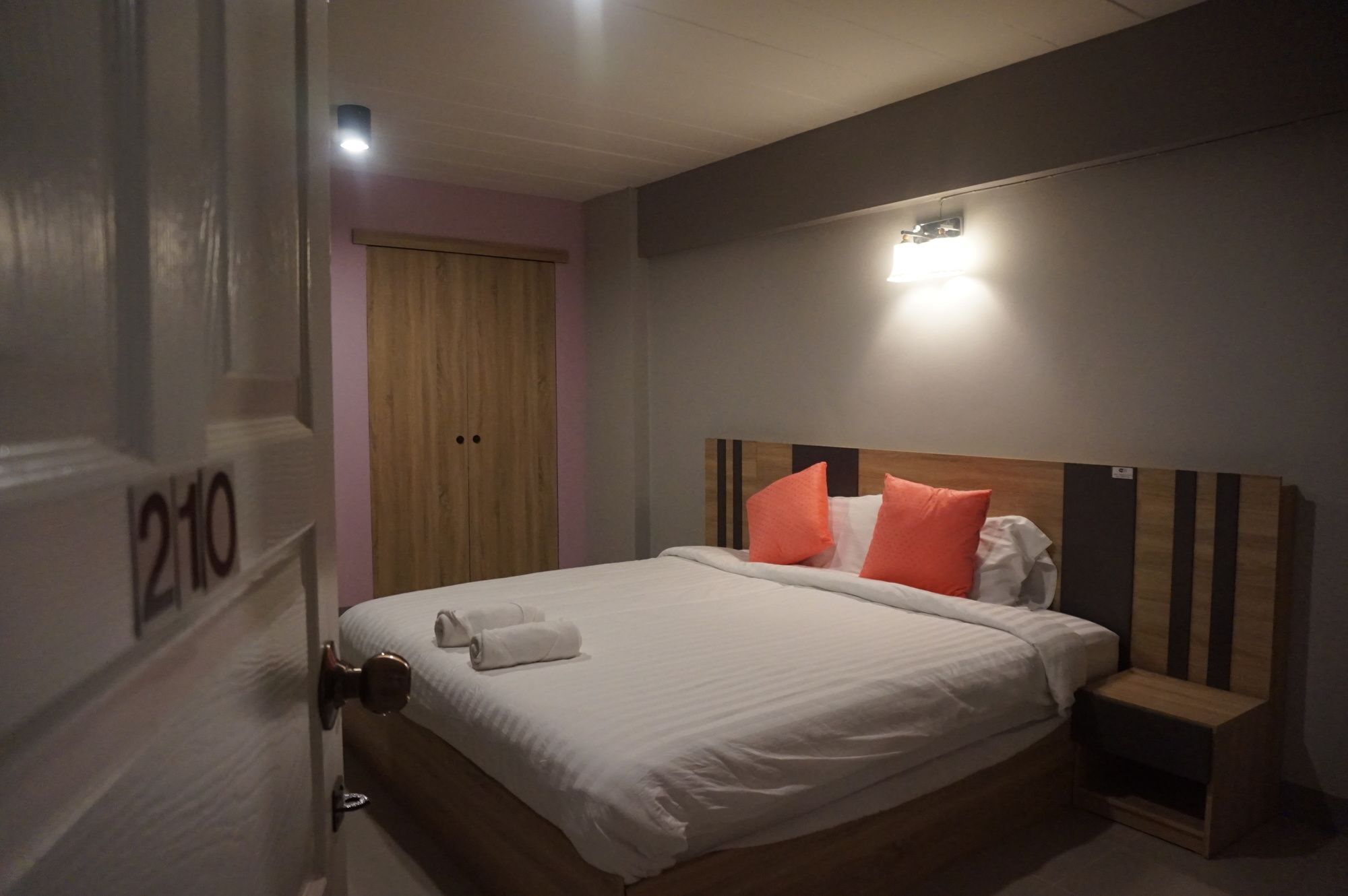 Rinrada Place Hotel ウボンラチャタニ エクステリア 写真